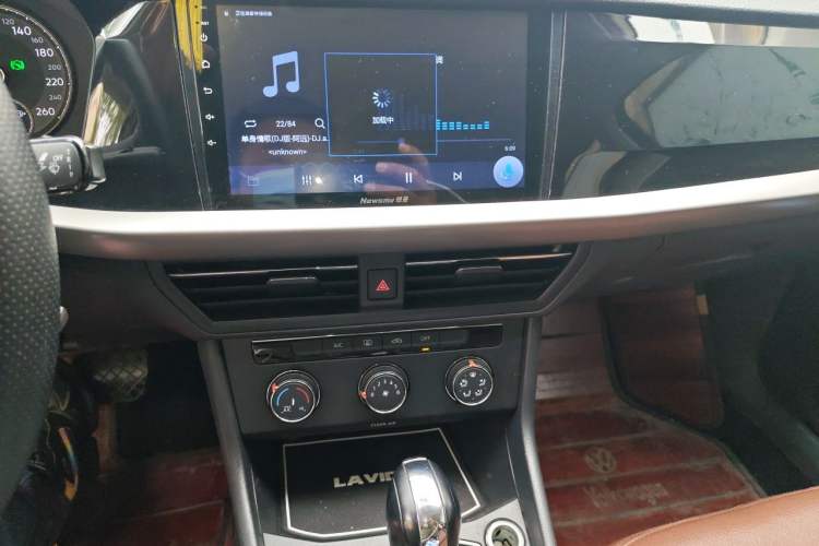 Used Volkswagen Lavida 2019 1.5L Automatic Fashion Edition China VI Audio And AC Panel