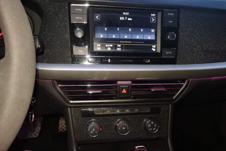 Used Volkswagen Lavida 2019 1.5L Automatic Comfort Edition China VI Standard Audio And AC Panel