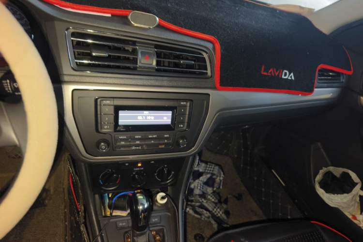Used Volkswagen Lavida 2019 Lavida Start 1.5L Automatic Trendy Version China VI Standard Audio And AC Panel