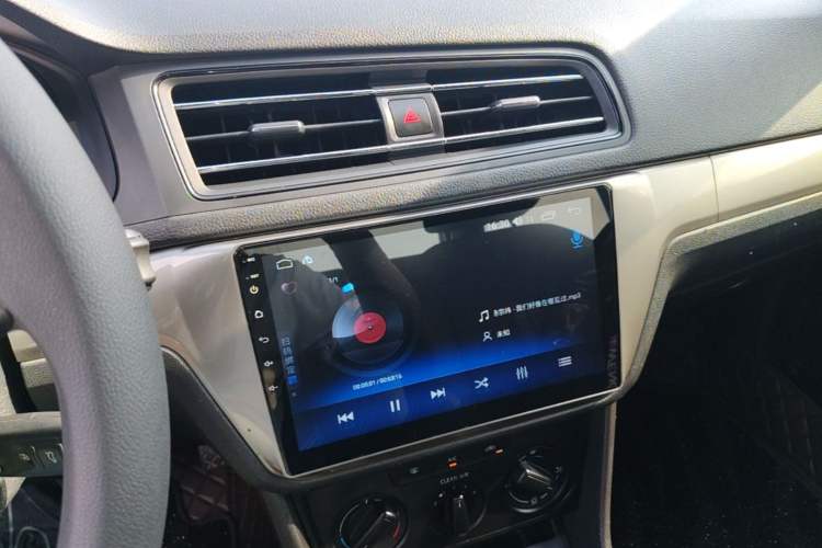 Used Volkswagen Lavida 2019 Lavida Start 1.5L Manual Fashion Edition China VI Standard Audio And AC Panel