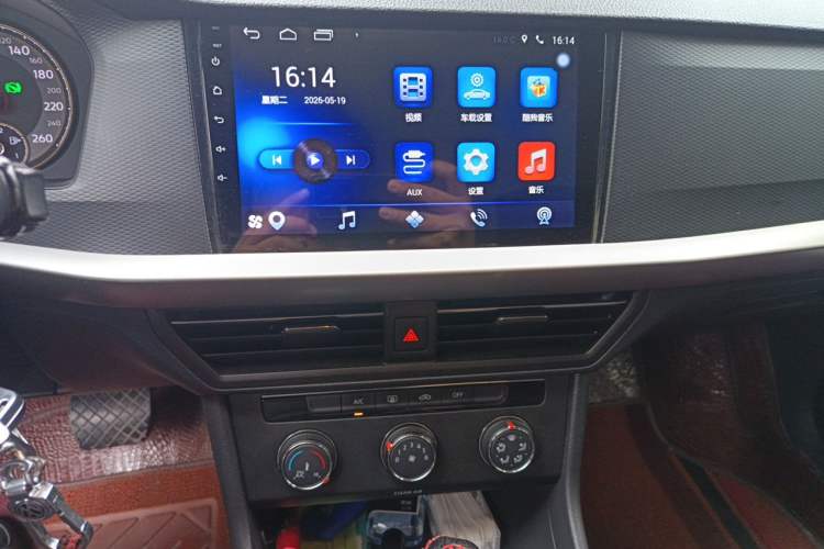 Used Volkswagen Lavida 2019 1.5L Automatic Fashion Edition China VI Audio And AC Panel