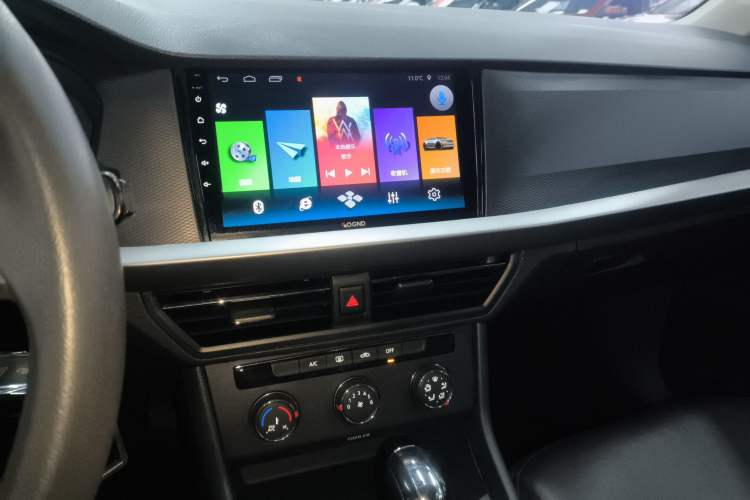 Used Volkswagen Lavida 2019 1.5L Automatic Fashion Edition China VI Audio And AC Panel
