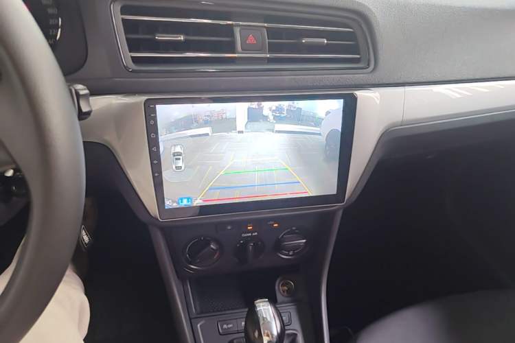 Used Volkswagen Lavida 2019 Lavida Start 1.5L Automatic Trendy Version China VI Standard Audio And AC Panel