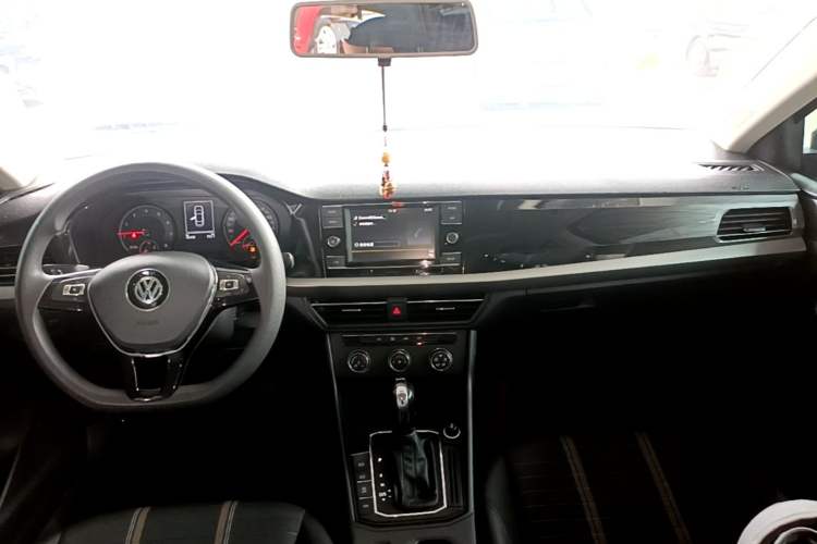 Used Volkswagen Lavida 2019 280TSI DSG Comfort Edition China VI standard Center Console