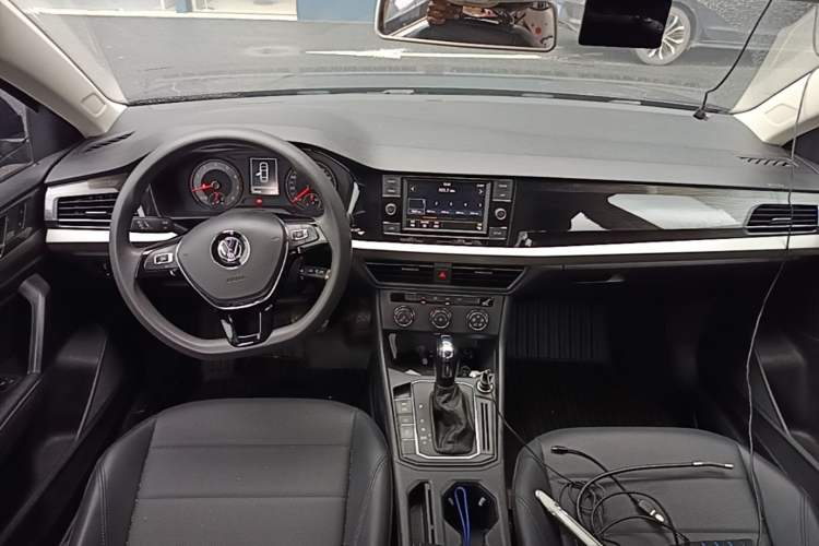 Used Volkswagen Lavida 2019 1.5L Automatic Comfort Edition China VI Standard Center Console