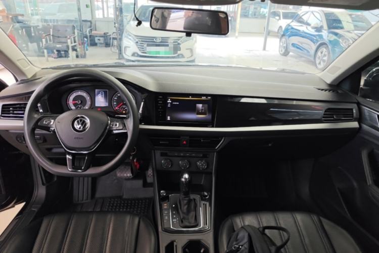 Used Volkswagen Lavida 2019 1.5L Automatic Vision Edition China VI Standard Center Console
