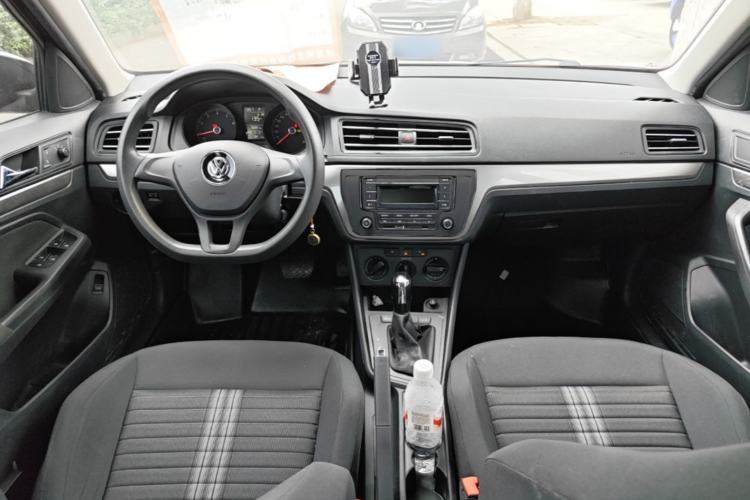 Used Volkswagen Lavida 2019 Lavida Start 1.5L Automatic Trendy Version China VI Standard Center Console
