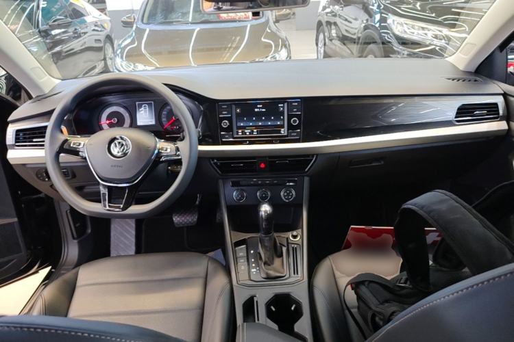 Used Volkswagen Lavida 2019 1.5L Automatic Comfort Edition China VI Standard Center Console