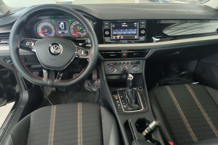 Used Volkswagen Lavida 2019 1.5L Automatic Vision Edition China VI Standard Center Console