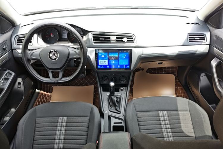 Used Volkswagen Lavida 2019 Lavida Start 1.5L Automatic Trendy Version China VI Standard Center Console