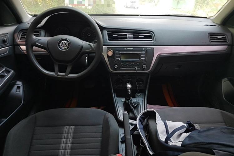 Used Volkswagen Lavida 2019 Lavida Start 1.5L Automatic Trendy Version China VI Standard Center Console