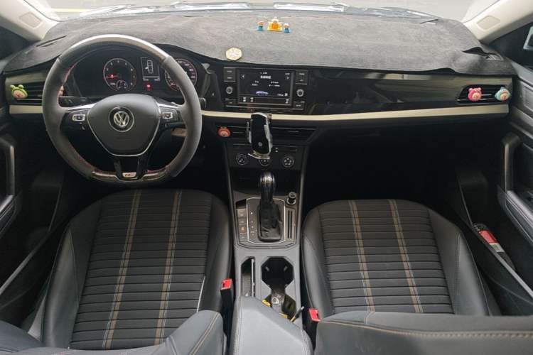 Used Volkswagen Lavida 2019 280TSI DSG Comfort Edition China VI standard Center Console