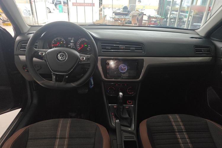 Used Volkswagen Lavida 2019 Lavida Start 1.5L Automatic Comfort Edition China VI Standard Center Console