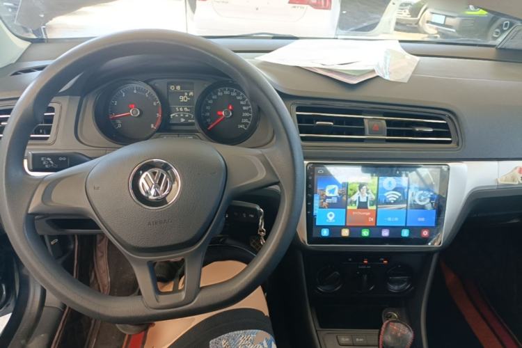 Used Volkswagen Lavida 2019 Lavida Start 1.5L Manual Fashion Edition China VI Standard Center Console