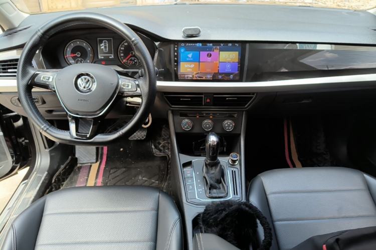 Used Volkswagen Lavida 2019 1.5L Automatic Comfort Edition China VI Standard Center Console