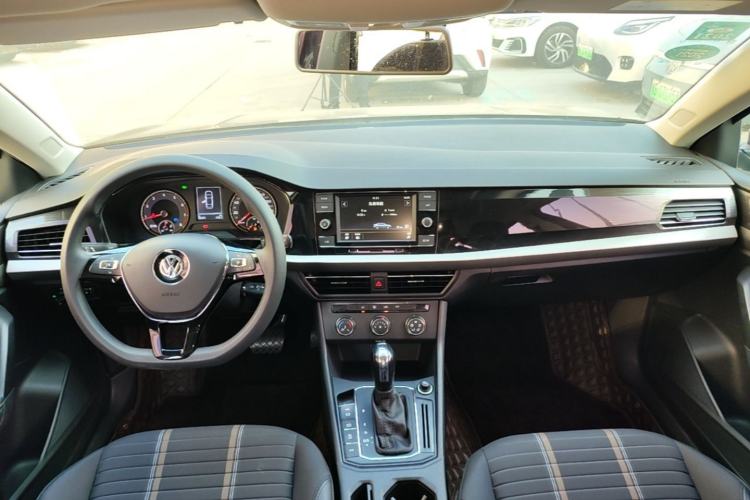 Used Volkswagen Lavida 2019 280TSI DSG Comfort Edition China VI standard Center Console