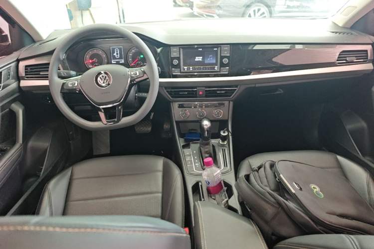 Used Volkswagen Lavida 2019 1.5L Automatic Comfort Edition China VI Standard Center Console