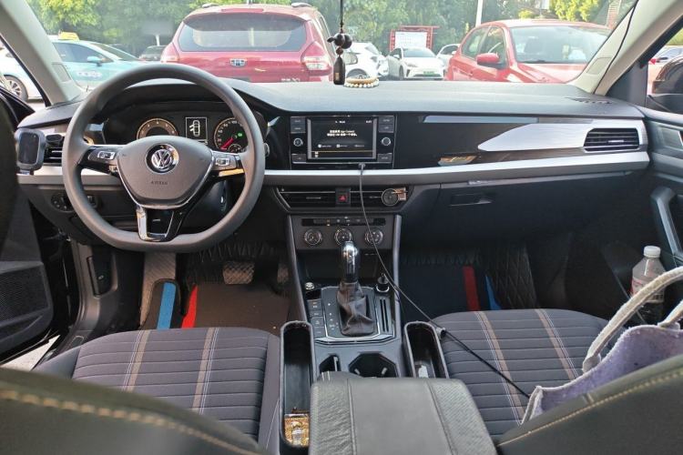 Used Volkswagen Lavida 2019 280TSI DSG Comfort Edition China VI standard Center Console