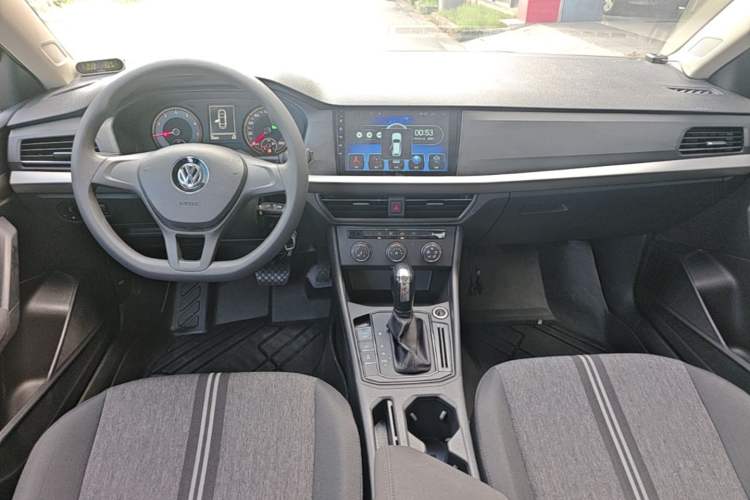 Used Volkswagen Lavida 2019 1.5L Automatic Fashion Edition China VI Center Console