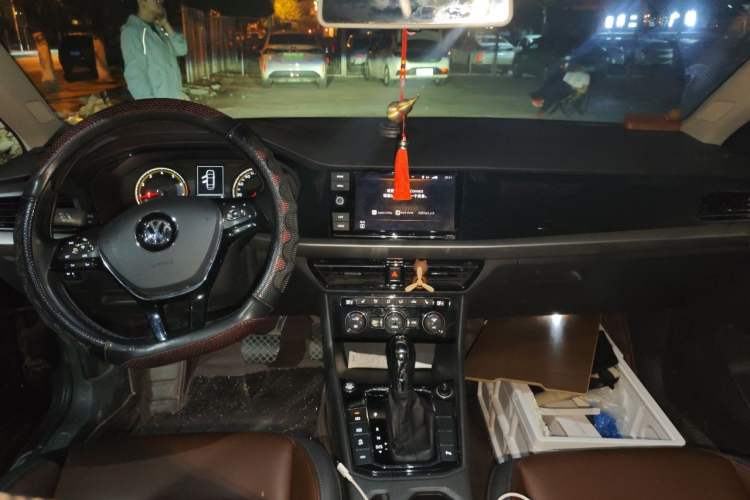 Used Volkswagen Lavida 2019 280TSI DSG Luxury Edition China VI Standard Center Console