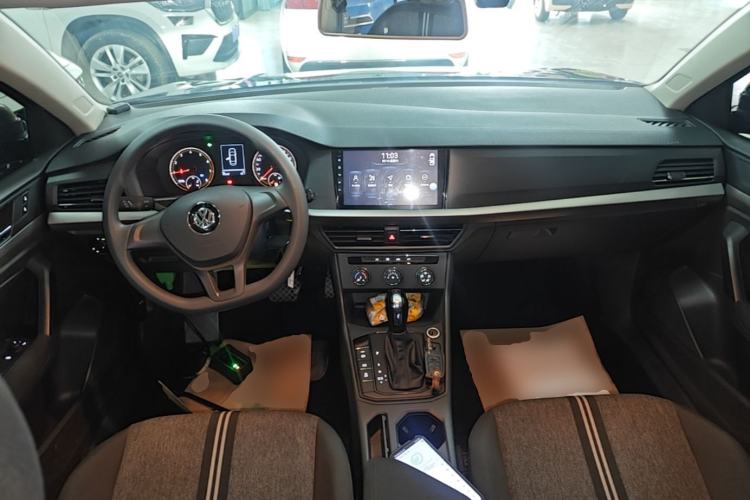 Used Volkswagen Lavida 2019 1.5L Automatic Fashion Edition China VI Center Console