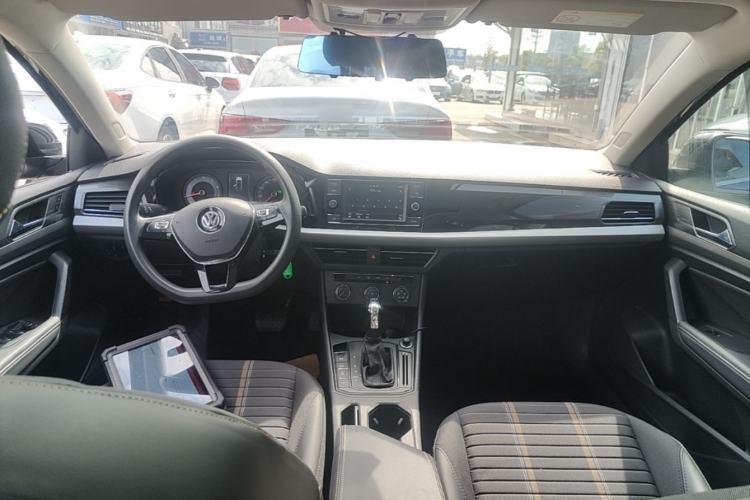 Used Volkswagen Lavida 2019 280TSI DSG Comfort Edition China VI standard Center Console