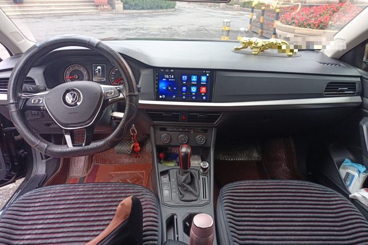 Used Volkswagen Lavida 2019 1.5L Automatic Fashion Edition China VI Center Console