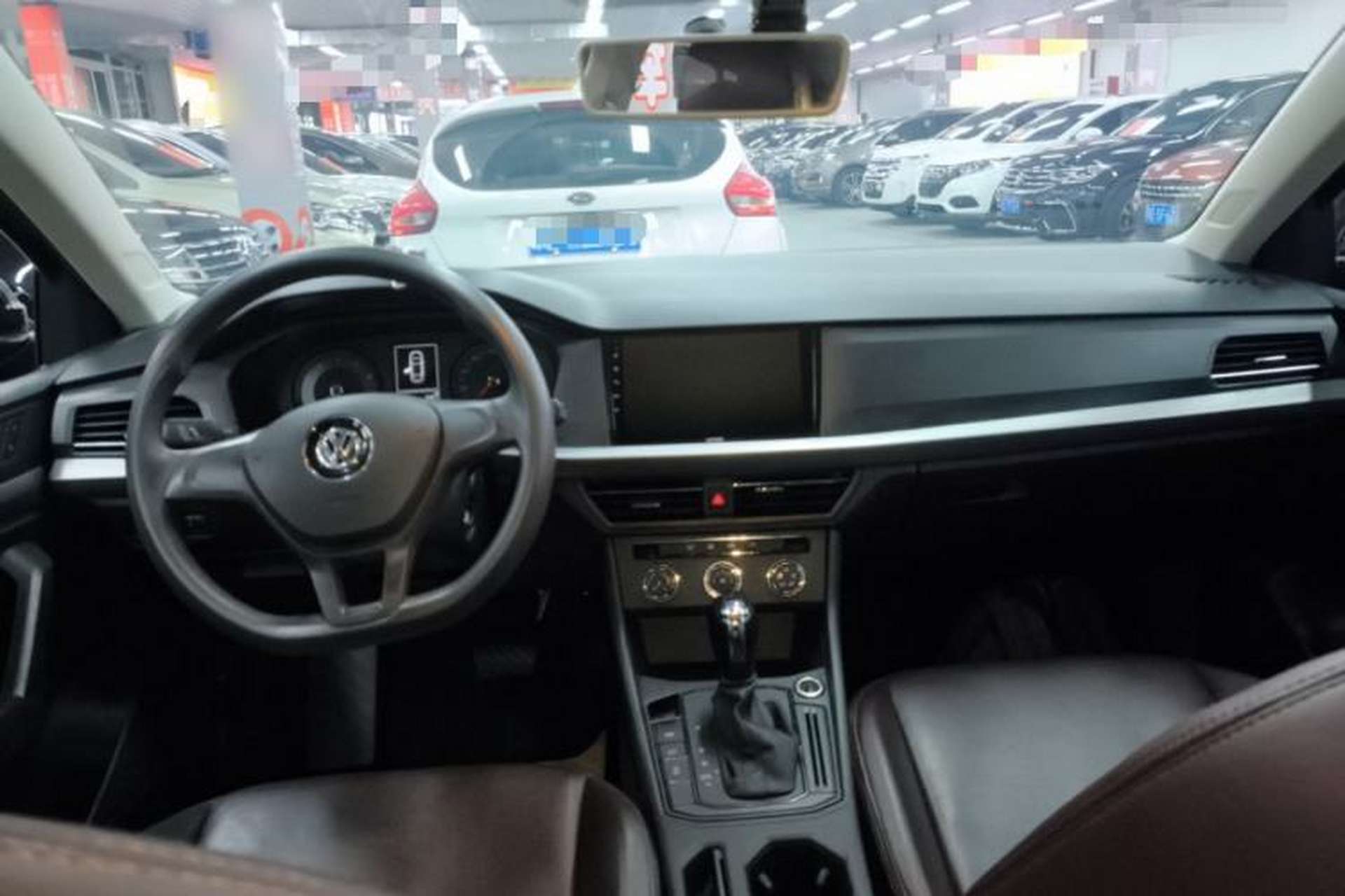 Used Volkswagen Lavida 2019 1.5L Automatic Fashion Edition China VI Center Console