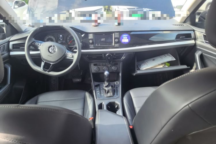Used Volkswagen Lavida 2019 1.5L Automatic Comfort Edition China VI Standard Center Console