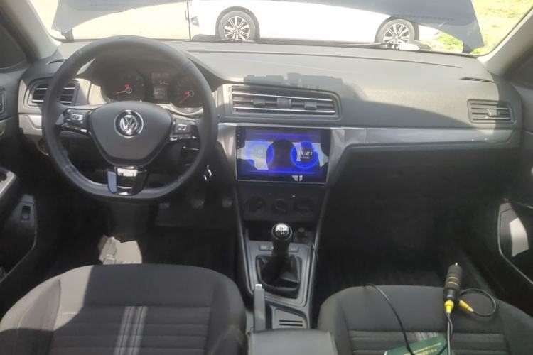 Used Volkswagen Lavida 2019 Lavida Start 1.5L Manual Fashion Edition China VI Standard Center Console