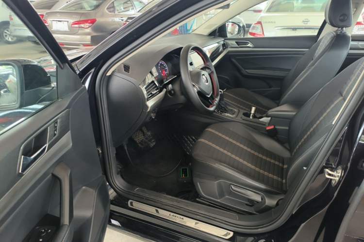 Used Volkswagen Lavida 2019 1.5L Automatic Vision Edition China VI Standard Driver Seat