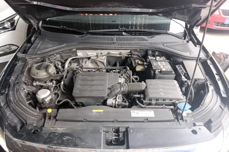 Used Volkswagen Lavida 2019 1.5L Automatic Comfort Edition China VI Standard Engine Bay