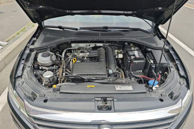 Used Volkswagen Lavida 2019 280TSI DSG Comfort Edition China VI standard Engine Bay