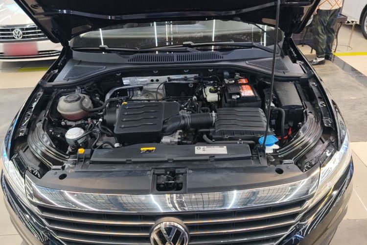 Used Volkswagen Lavida 2019 1.5L Automatic Comfort Edition China VI Standard Engine Bay
