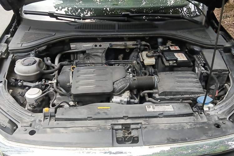 Used Volkswagen Lavida 2019 1.5L Automatic Comfort Edition China VI Standard Engine Bay