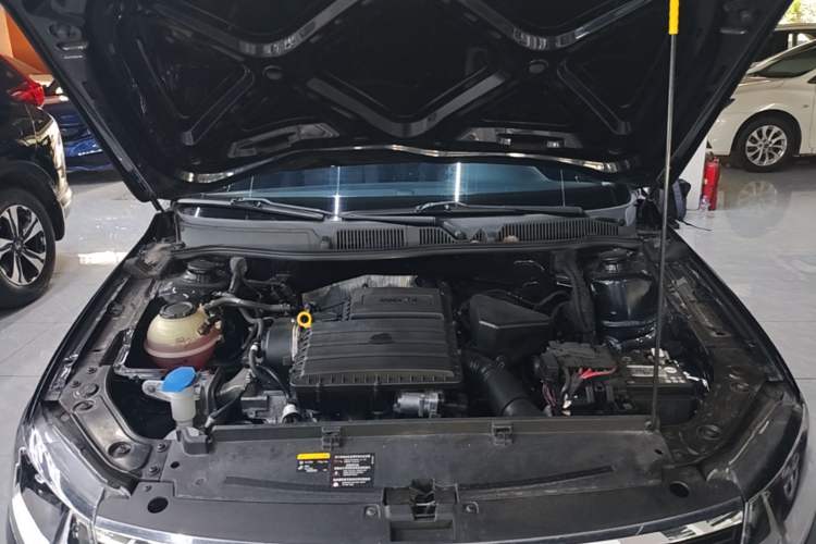 Used Volkswagen Lavida 2019 Lavida Start 1.5L Automatic Trendy Version China VI Standard Engine Bay