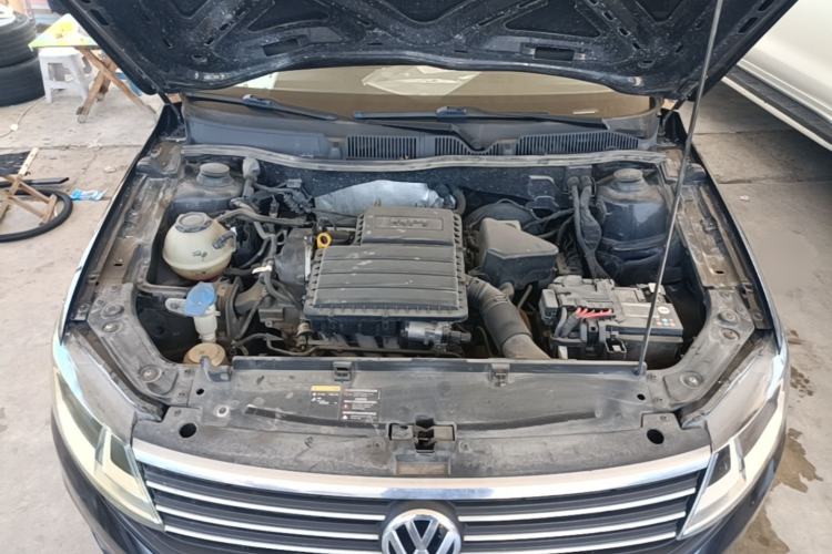 Used Volkswagen Lavida 2019 Lavida Start 1.5L Manual Fashion Edition China VI Standard Engine Bay