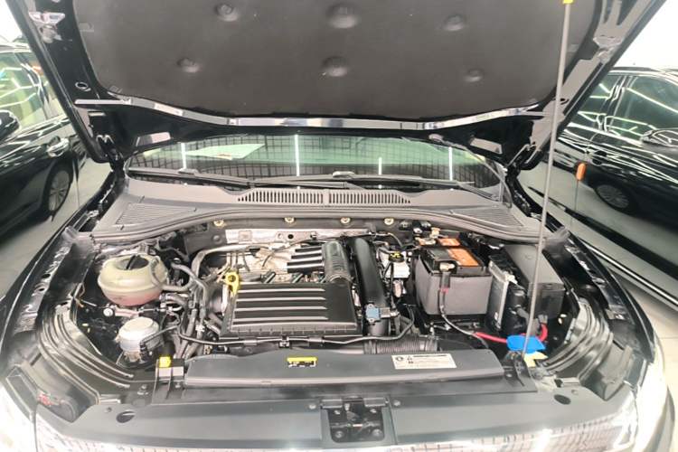 Used Volkswagen Lavida 2019 280TSI DSG Comfort Edition China VI standard Engine Bay