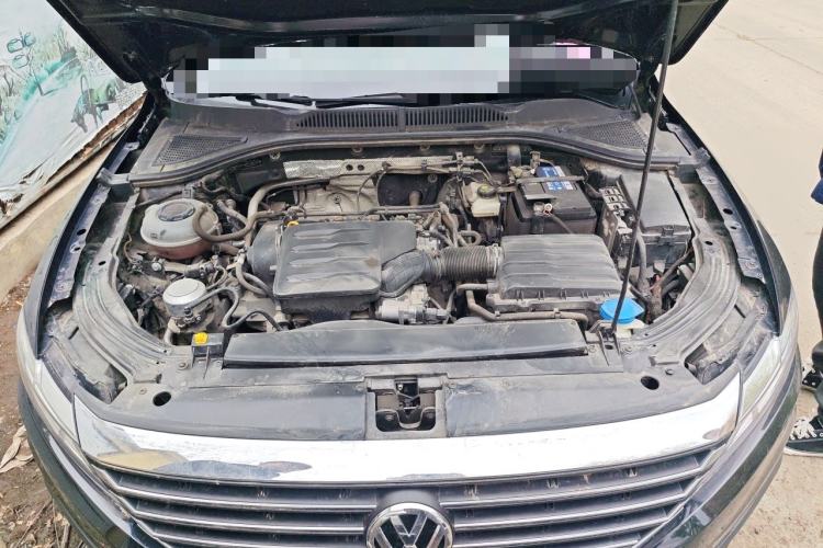 Used Volkswagen Lavida 2019 1.5L Automatic Fashion Edition China VI Engine Bay