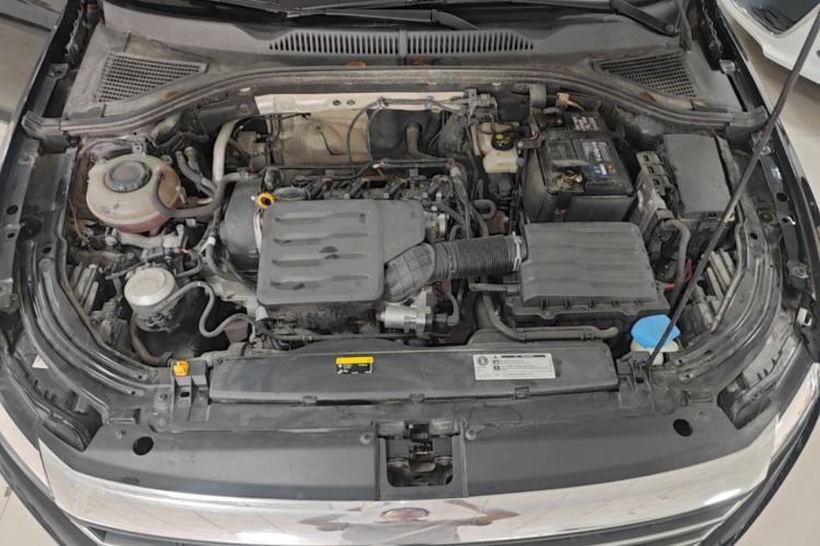Used Volkswagen Lavida 2019 1.5L Automatic Fashion Edition China VI Engine Bay