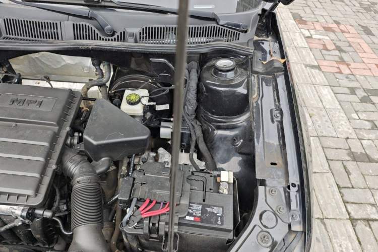 Used Volkswagen Lavida 2019 Lavida Start 1.5L Automatic Trendy Version China VI Standard Engine Bay Left