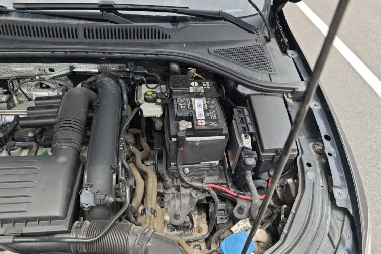 Used Volkswagen Lavida 2019 280TSI DSG Comfort Edition China VI standard Engine Bay Left