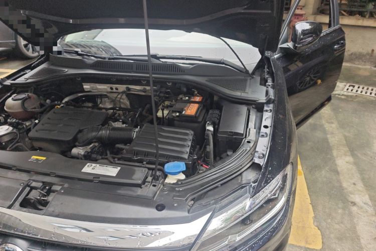 Used Volkswagen Lavida 2019 1.5L Automatic Comfort Edition China VI Standard Engine Bay Left