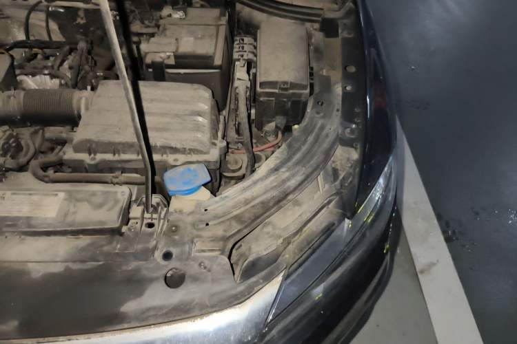 Used Volkswagen Lavida 2019 1.5L Automatic Comfort Edition China VI Standard Engine Bay Left