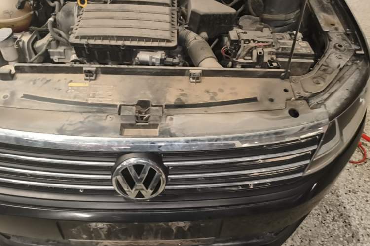 Used Volkswagen Lavida 2019 Lavida Start 1.5L Manual Fashion Edition China VI Standard Engine Bay Left