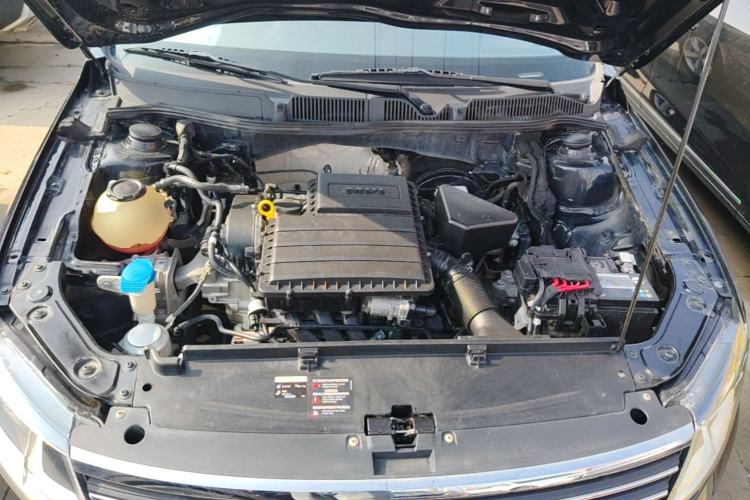 Used Volkswagen Lavida 2019 Lavida Start 1.5L Manual Fashion Edition China VI Standard Engine Bay