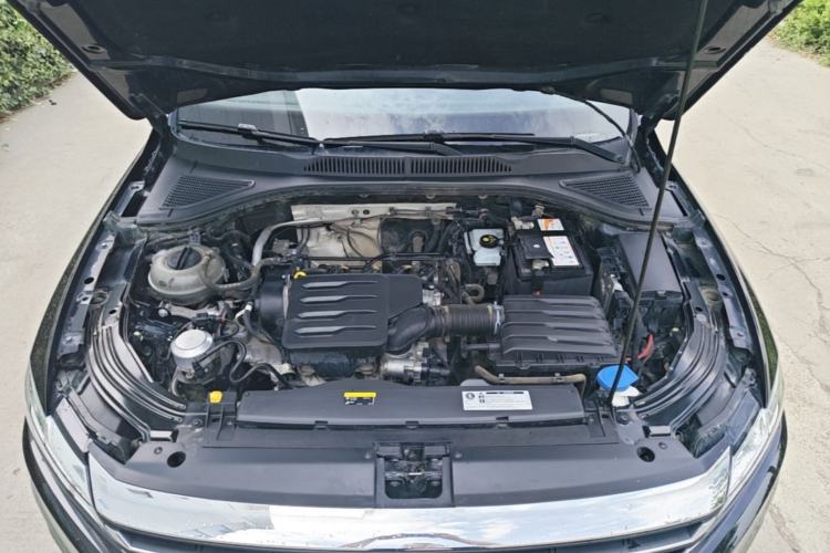 Used Volkswagen Lavida 2019 1.5L Automatic Comfort Edition China VI Standard Engine Bay