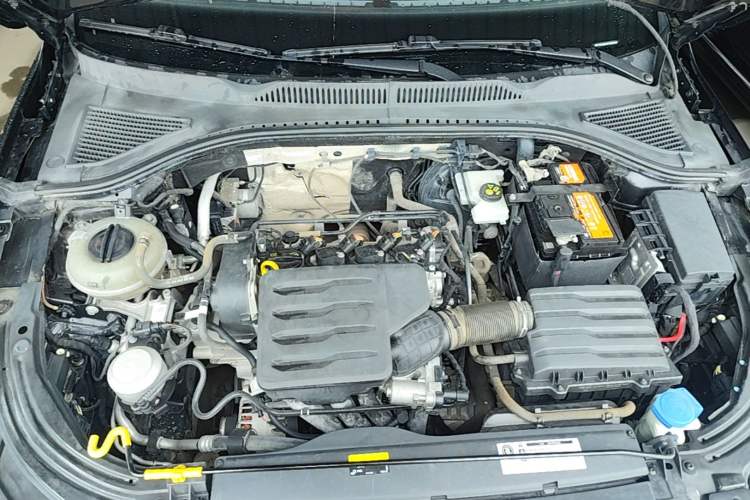 Used Volkswagen Lavida 2019 1.5L Automatic Comfort Edition China VI Standard Engine Bay