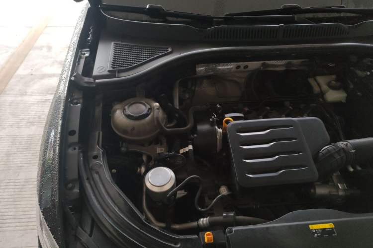 Used Volkswagen Lavida 2019 1.5L Automatic Vision Edition China VI Standard Engine Bay Right