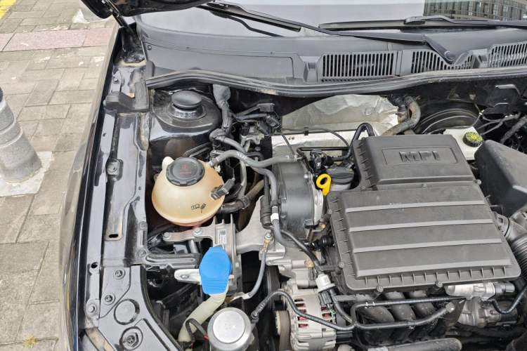 Used Volkswagen Lavida 2019 Lavida Start 1.5L Automatic Trendy Version China VI Standard Engine Bay Right